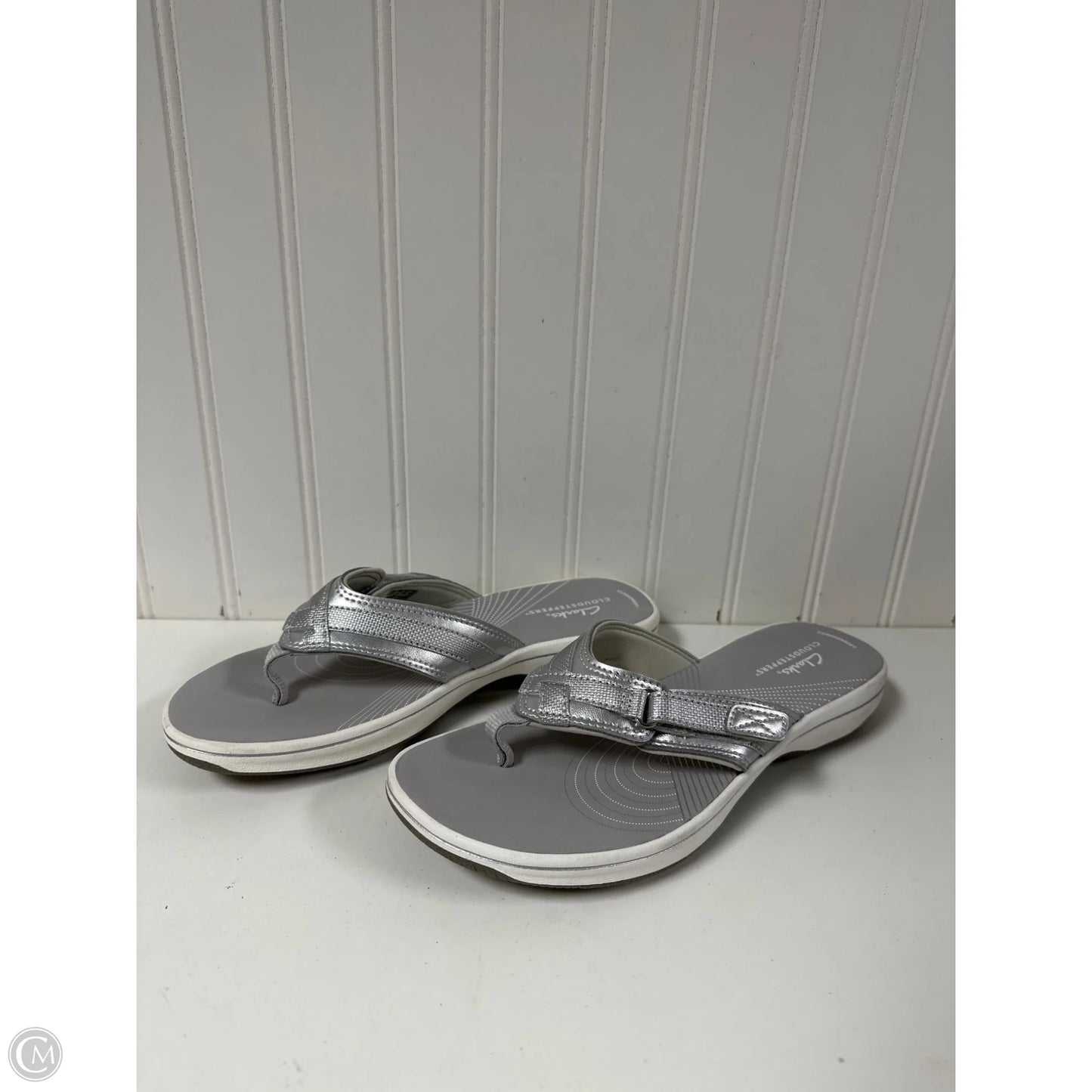 Sandals Flip Flops By Clarks In Silver, Size: 8
