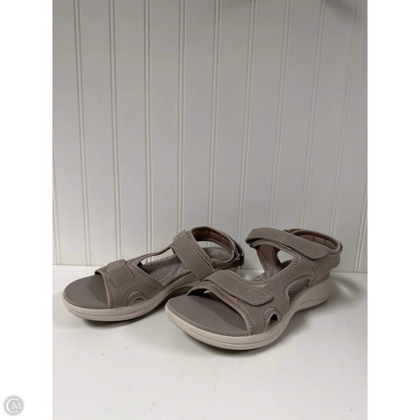 Sandals Flats By Clarks In Taupe, Size: 8