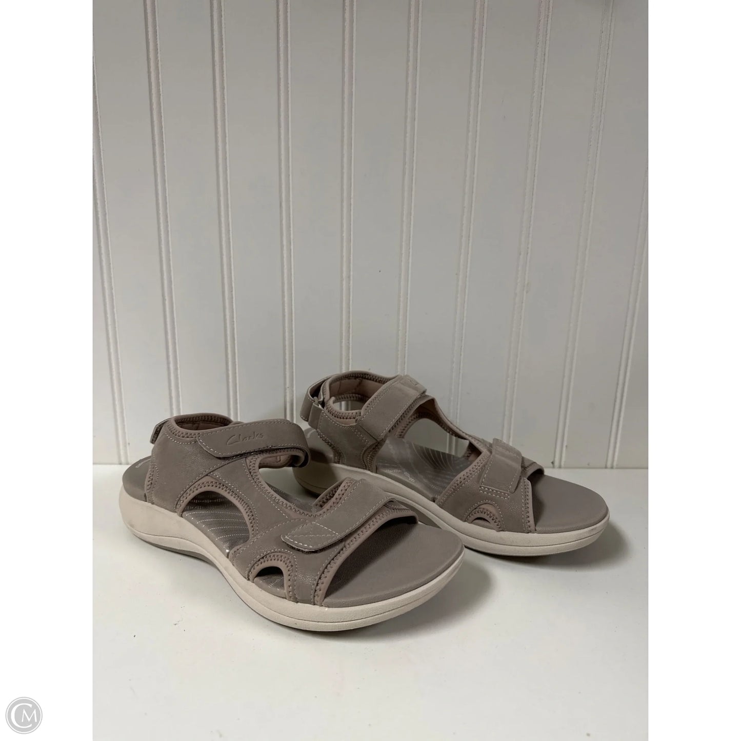 Sandals Flats By Clarks In Taupe, Size: 8