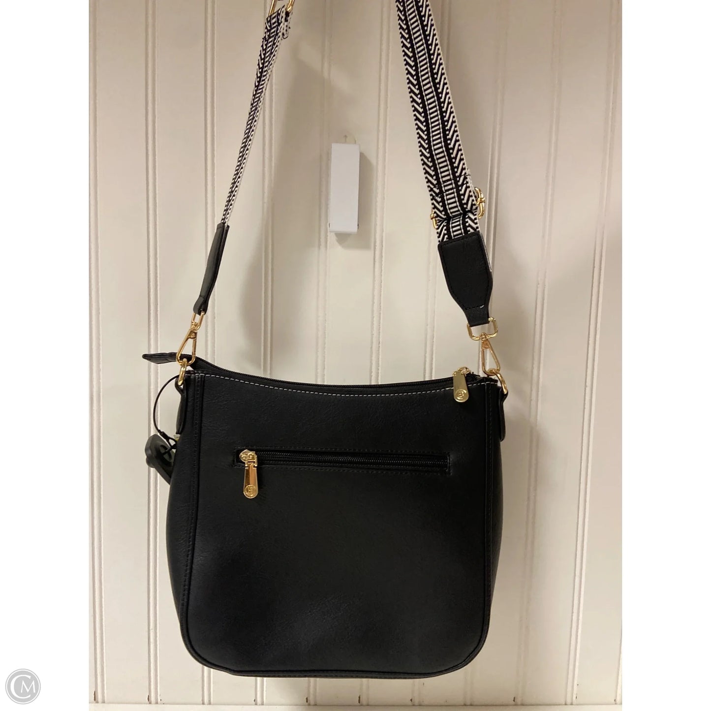 Crossbody By Clothes Mentor, Size: Medium