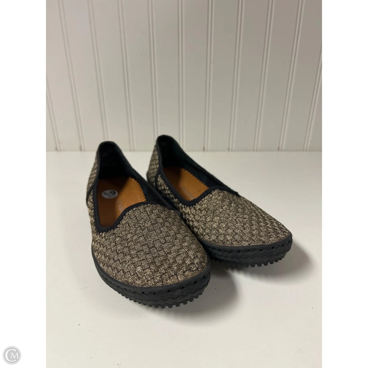 Shoes Flats By Bernie Mev In Black & Gold, Size: 6.5