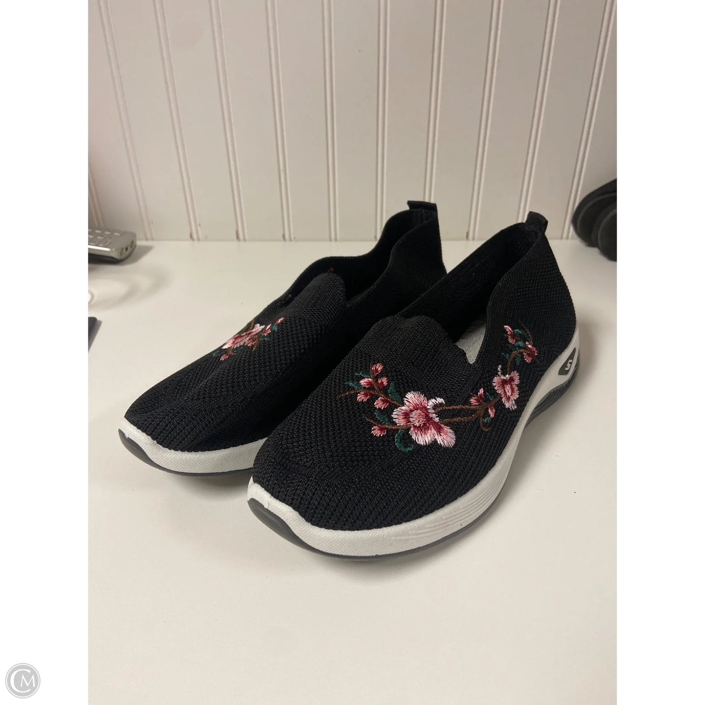 Shoes Flats By Clothes Mentor In Black, Size: 8.5