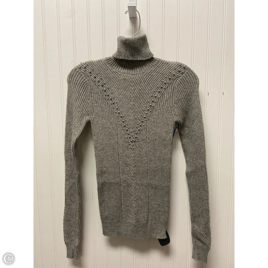 Sweater By Clothes Mentor In Grey, Size: Xs