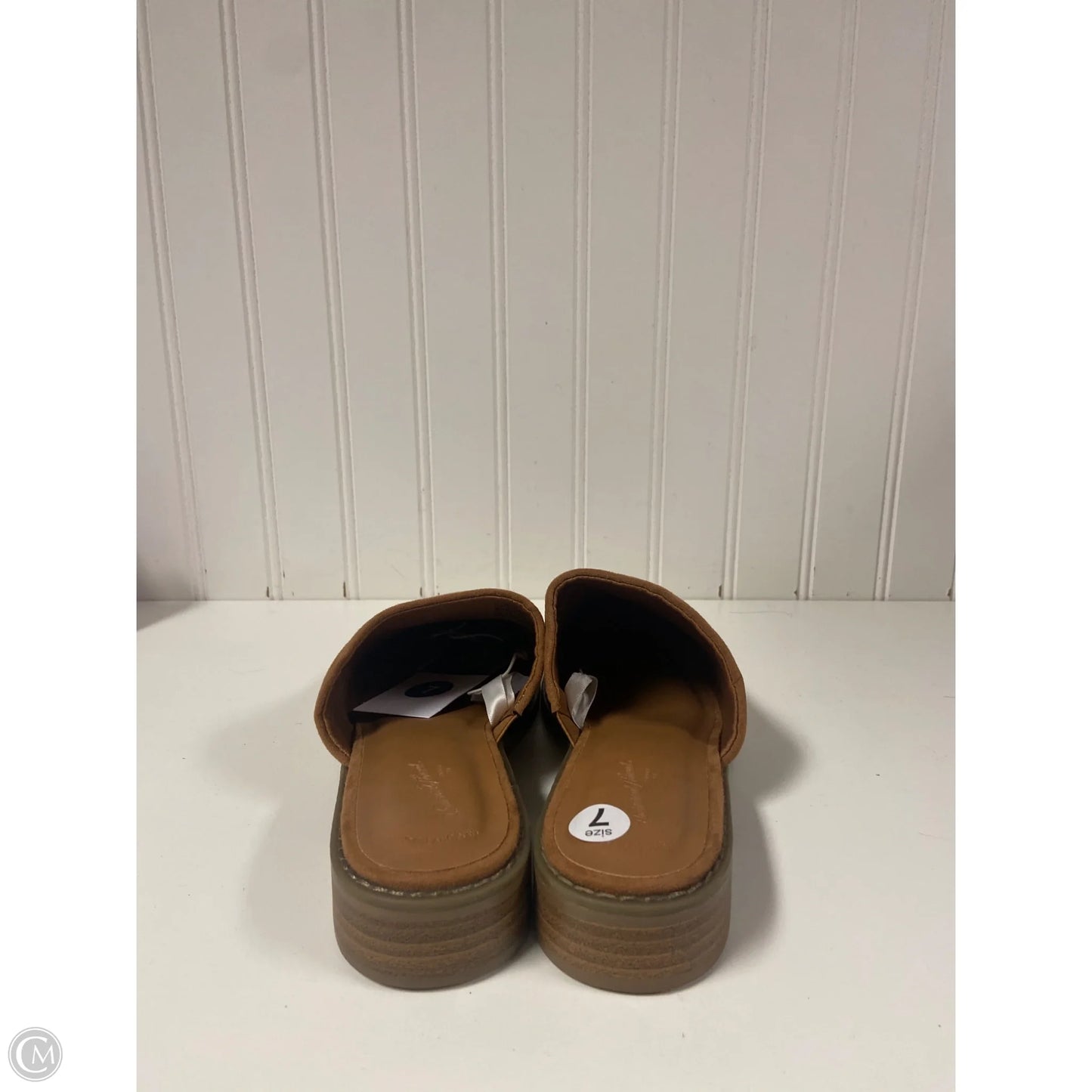 Shoes Flats By Universal Thread In Brown, Size: 7