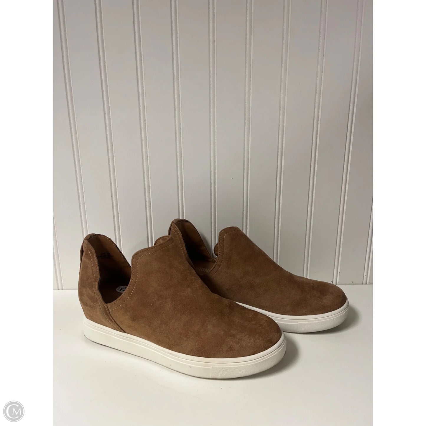 Shoes Sneakers By Cushionaire In Brown, Size: 7.5