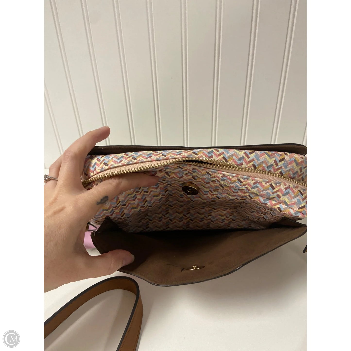 Crossbody By Clothes Mentor, Size: Medium