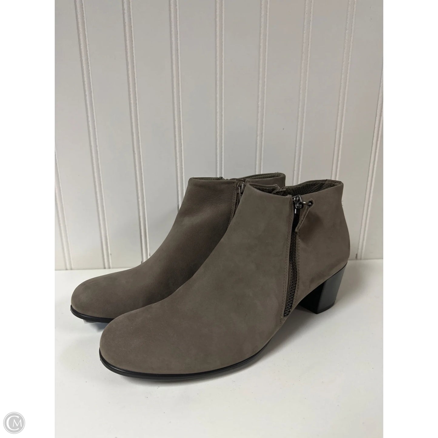 Boots Ankle Flats By Ecco In Grey, Size: 8.5