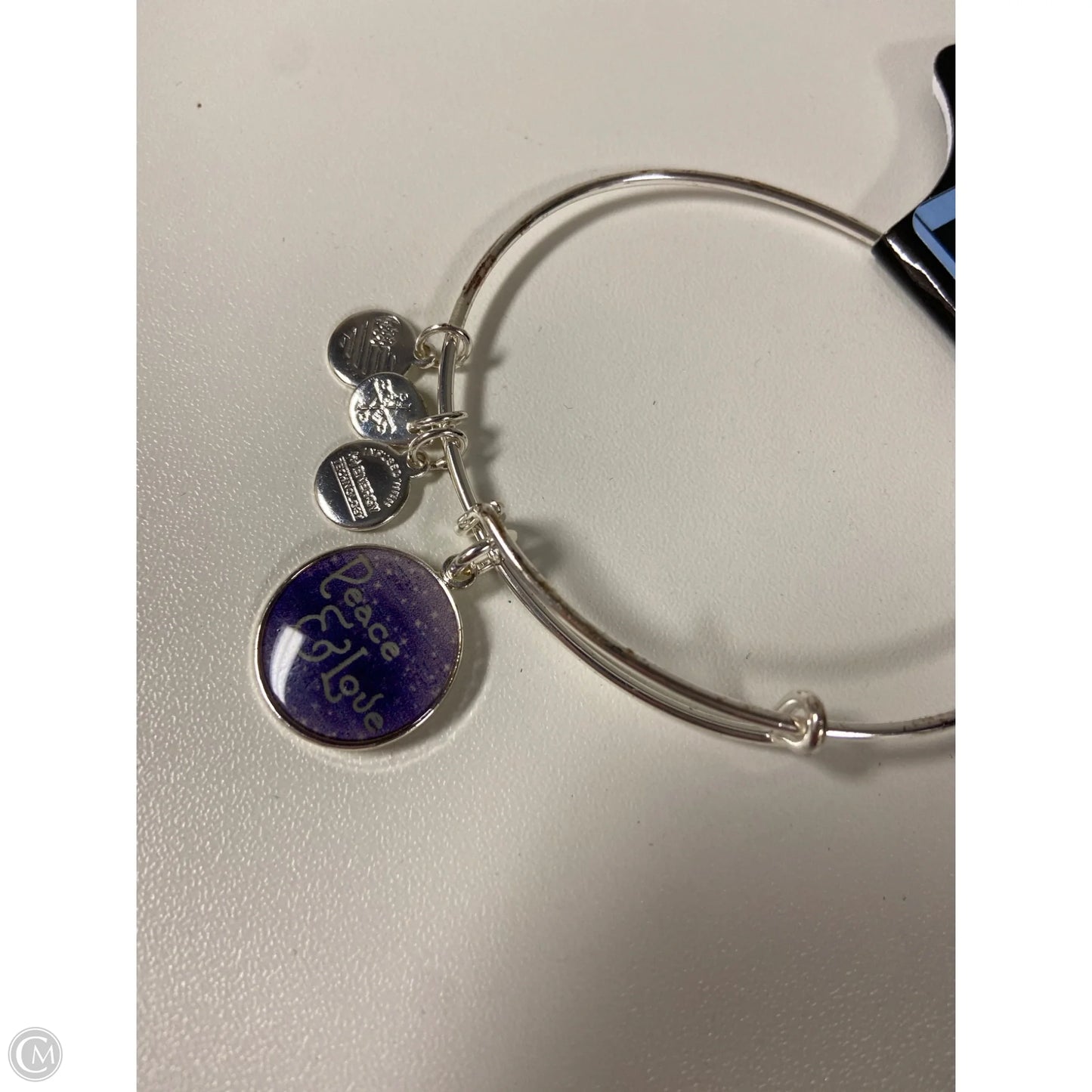 Bracelet Bangle By Clothes Mentor, Size: 1