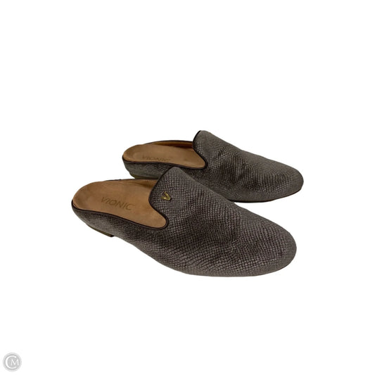 Shoes Flats By Vionic In Grey, Size: 7