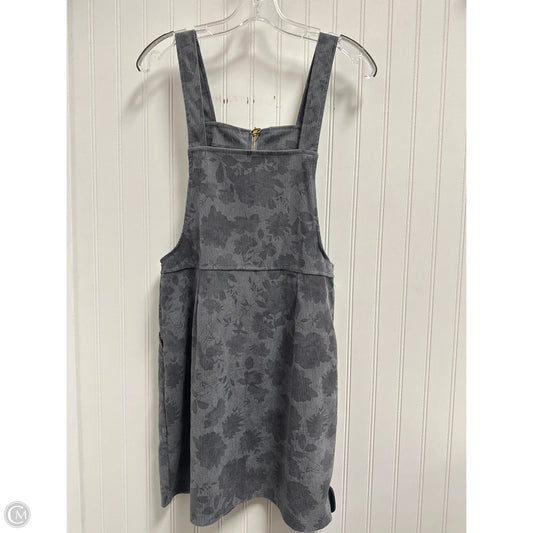 Dress Casual Short By Clothes Mentor In Grey, Size: S