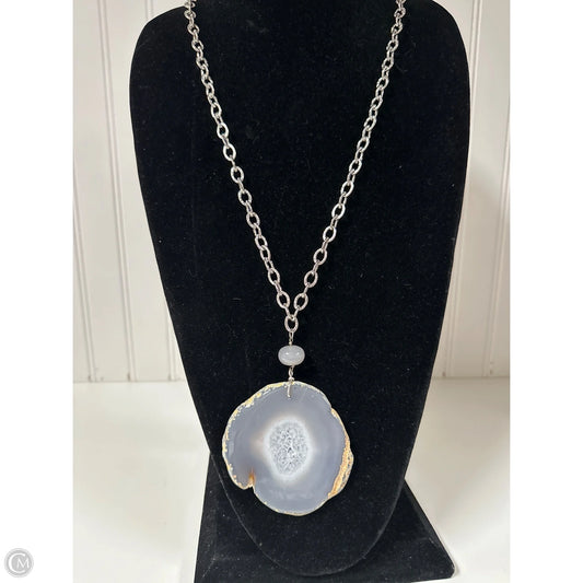 Necklace Pendant By Clothes Mentor, Size: 1