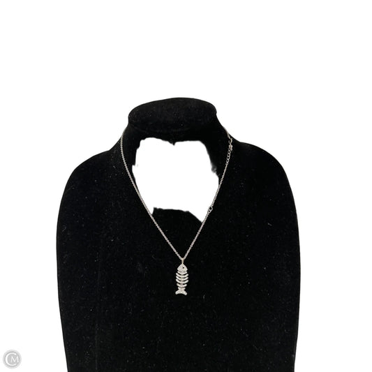 Necklace Charm By Clothes Mentor, Size: 1