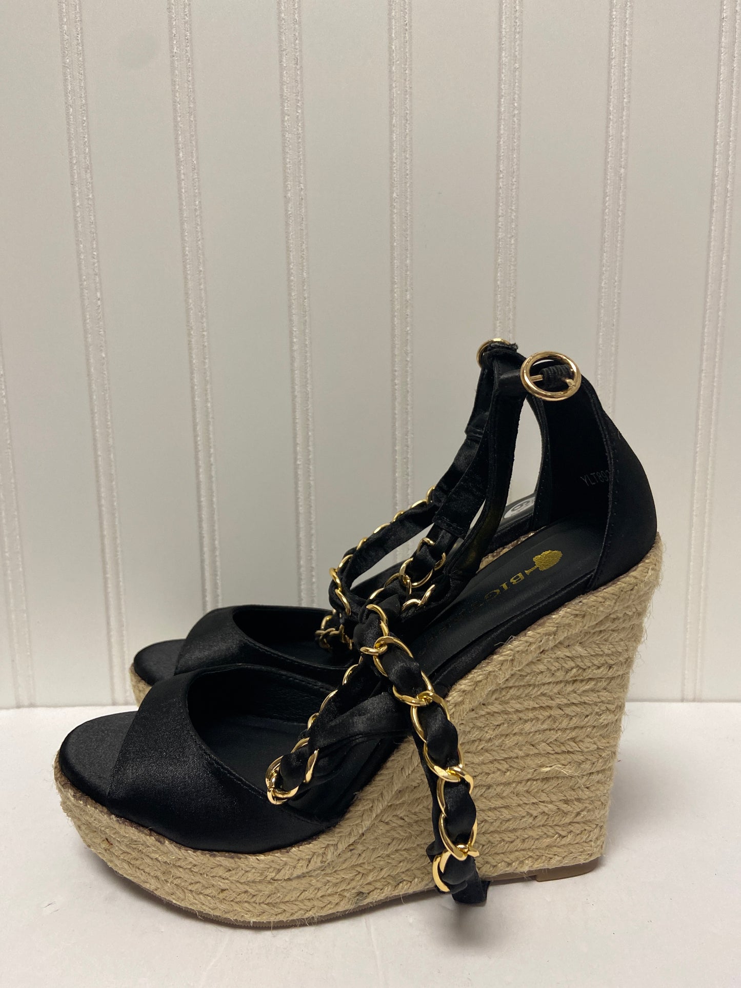 Sandals Heels Wedge By Clothes Mentor  Size: 6.5