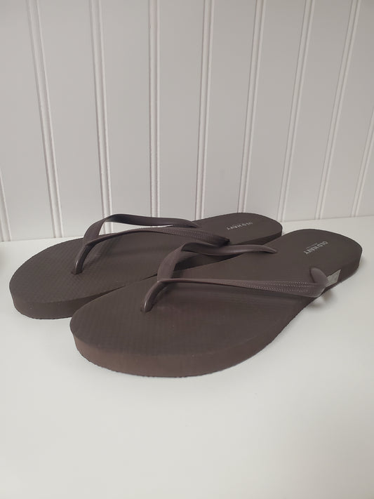 Brown Sandals Flip Flops Old Navy, Size 9