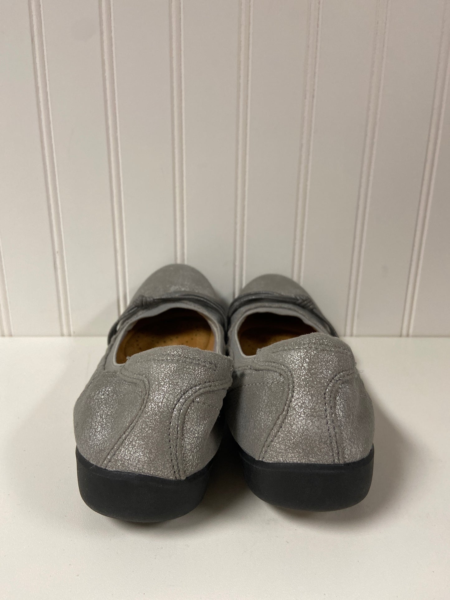 Silver Shoes Flats Clarks, Size 6.5