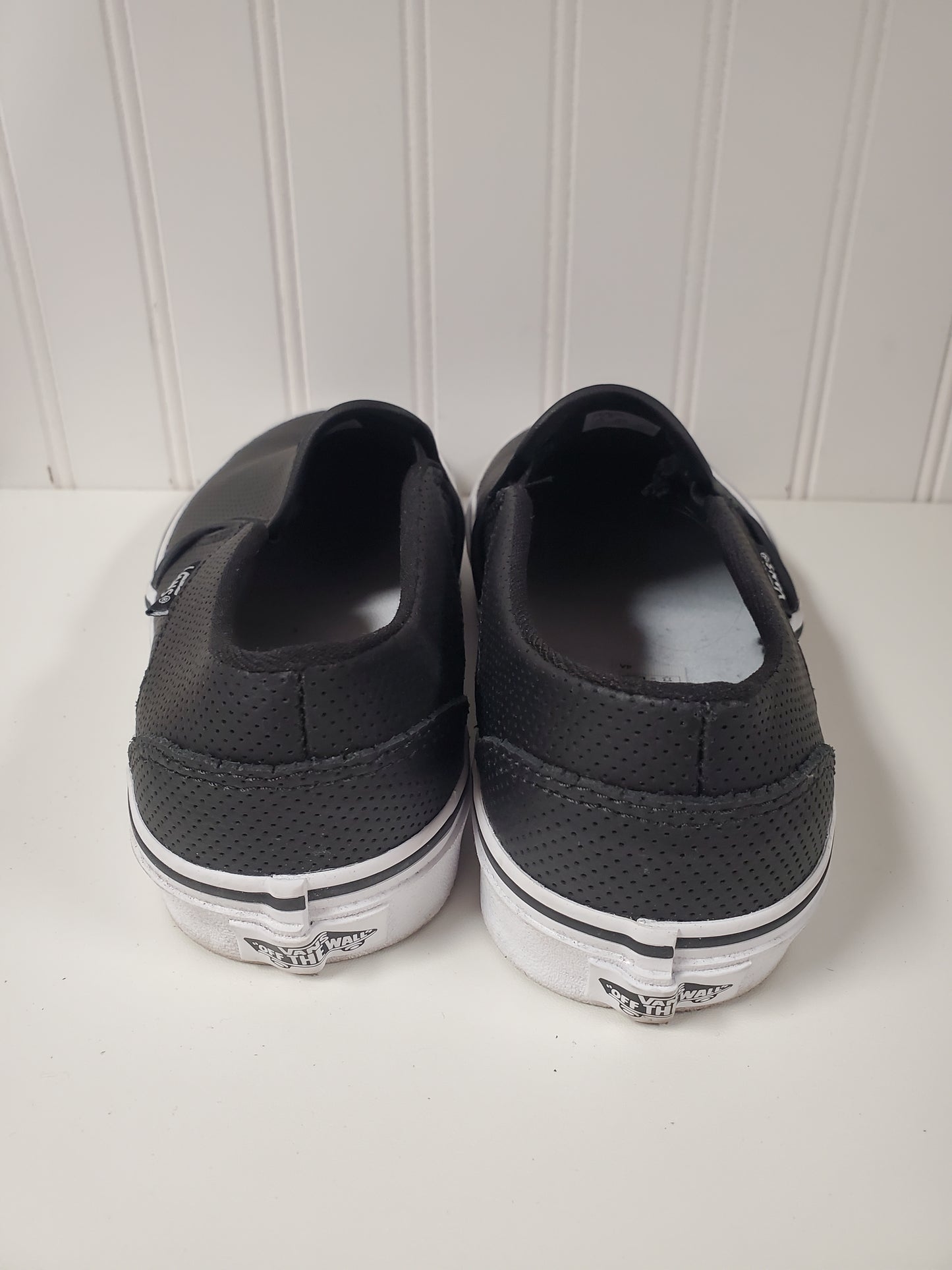 Shoes Flats By Vans In Black, Size: 7.5