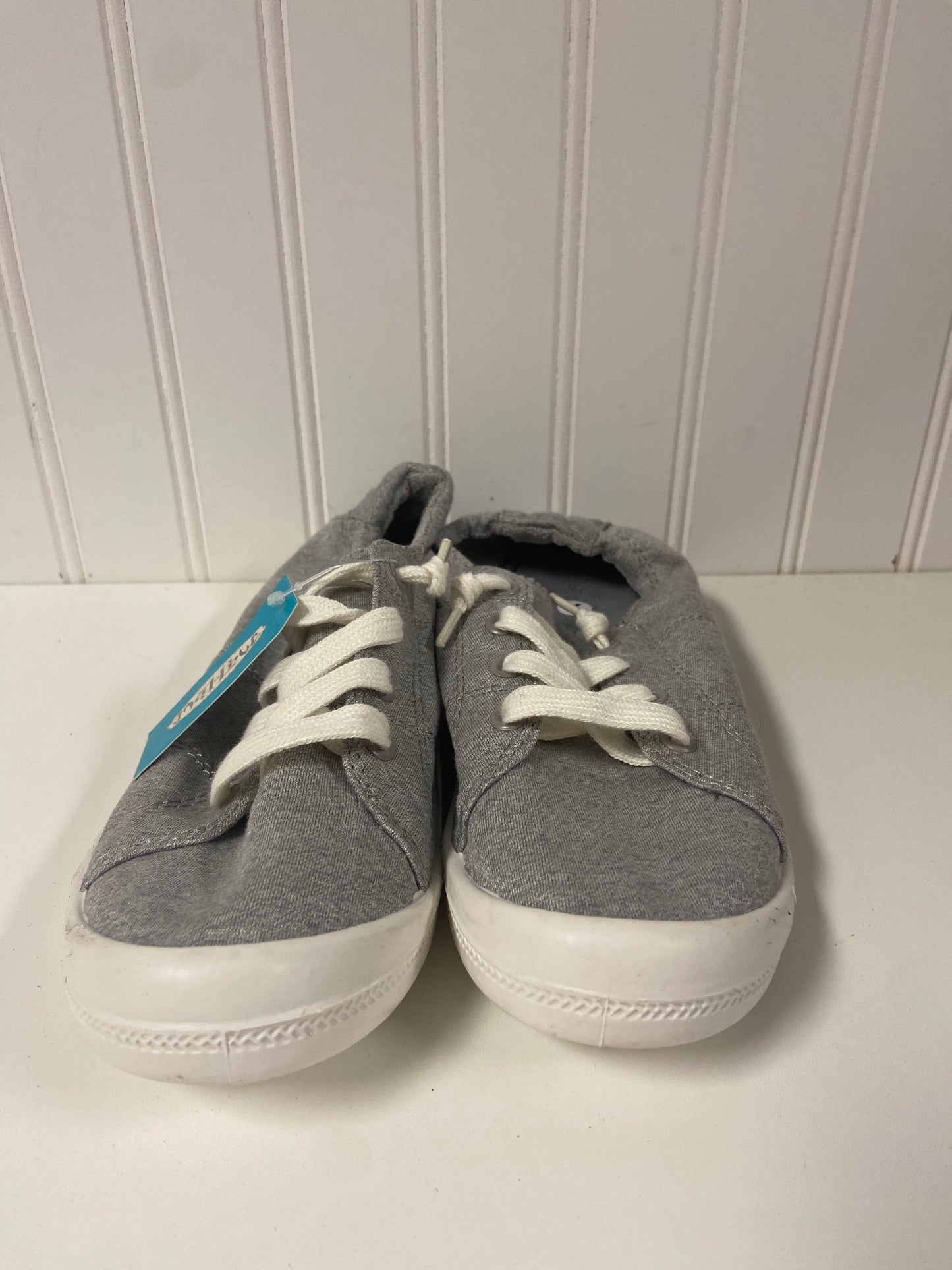 Shoes Sneakers By Clothes Mentor In Grey, Size: 7