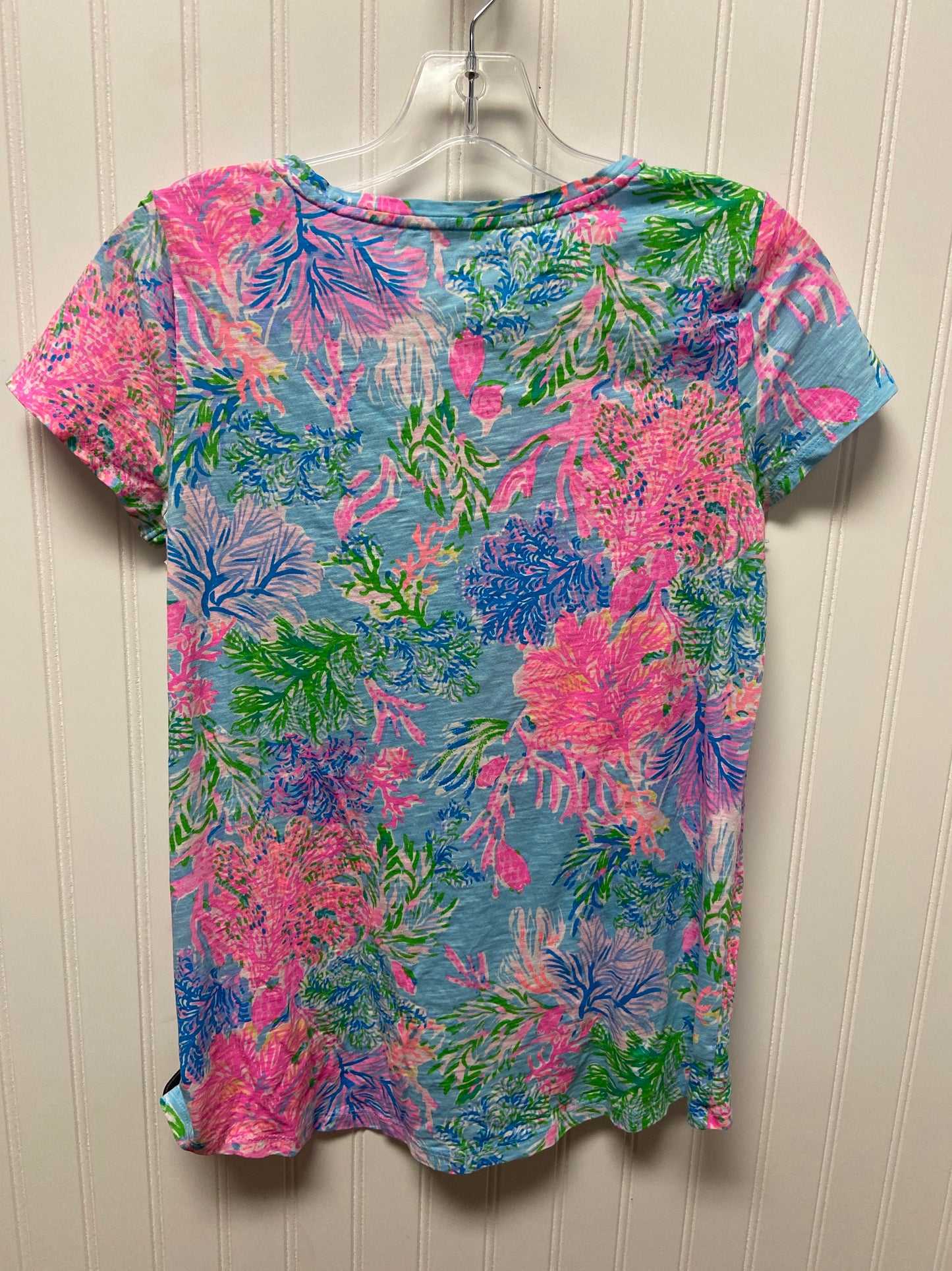 Top Short Sleeve Designer By Lilly Pulitzer In Blue & Pink, Size: Xs