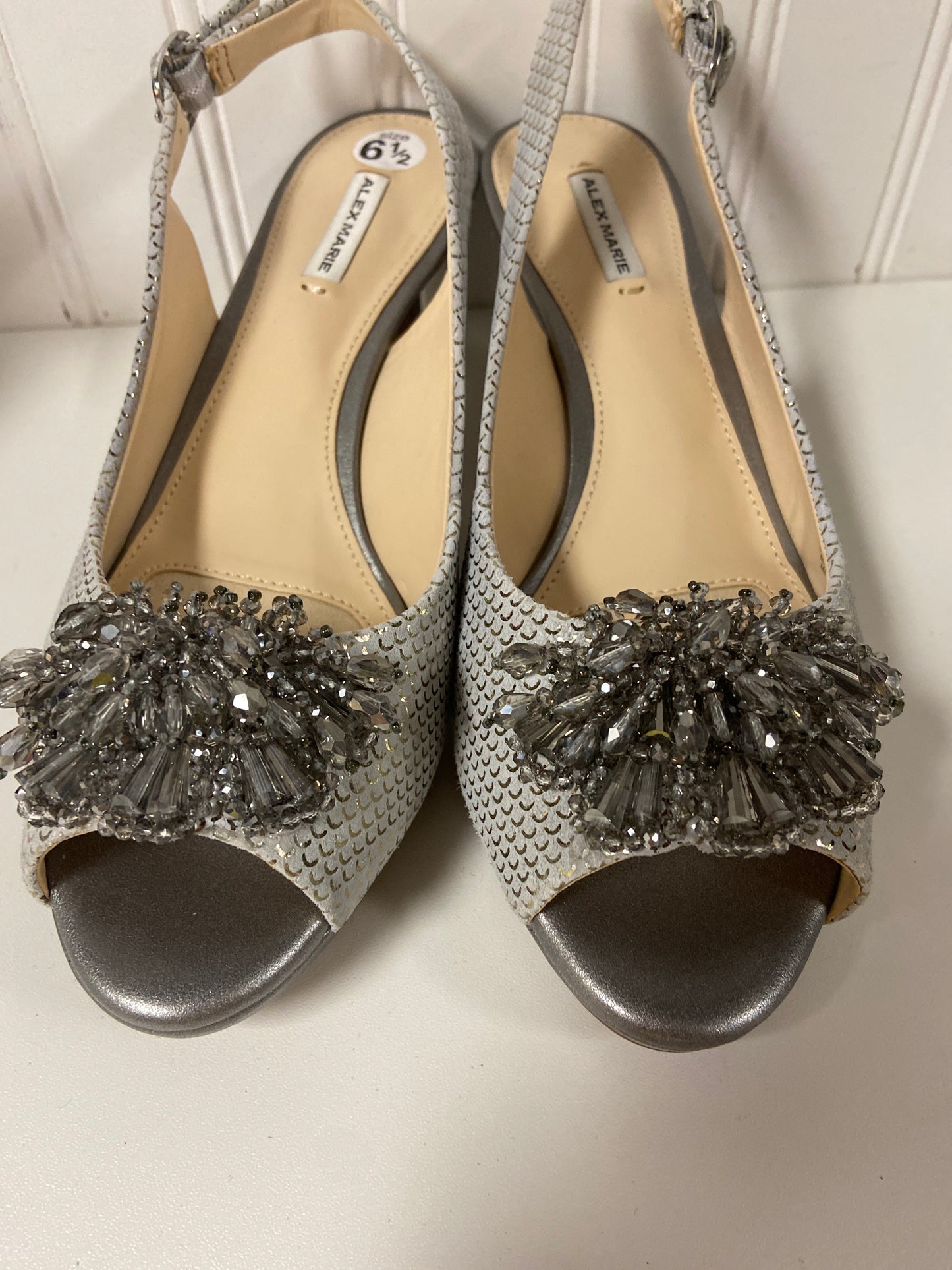 Shoes Heels Kitten By Alex Marie In Silver, Size: 6.5