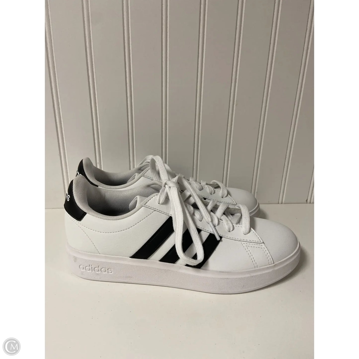 Shoes Sneakers By Adidas In White, Size: 7