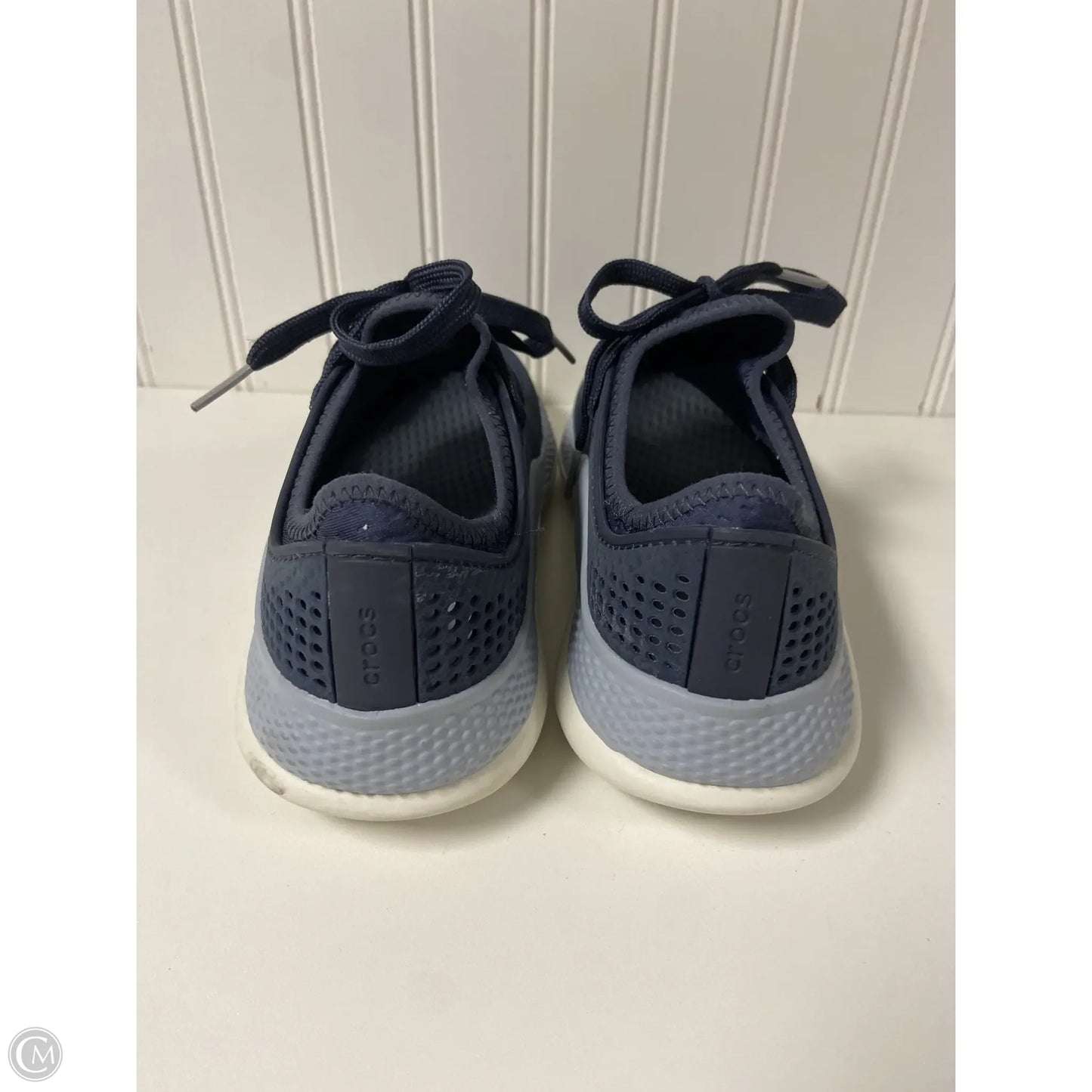 Shoes Athletic By Crocs In Navy, Size: 8