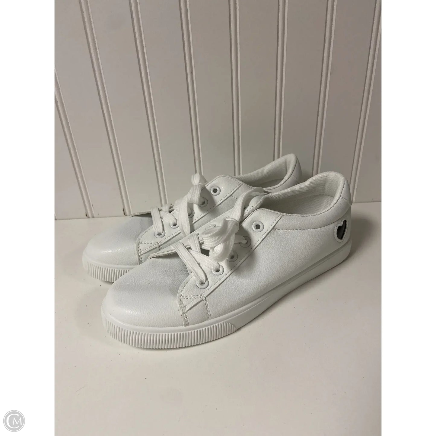 Shoes Sneakers By Clothes Mentor In White, Size: 9