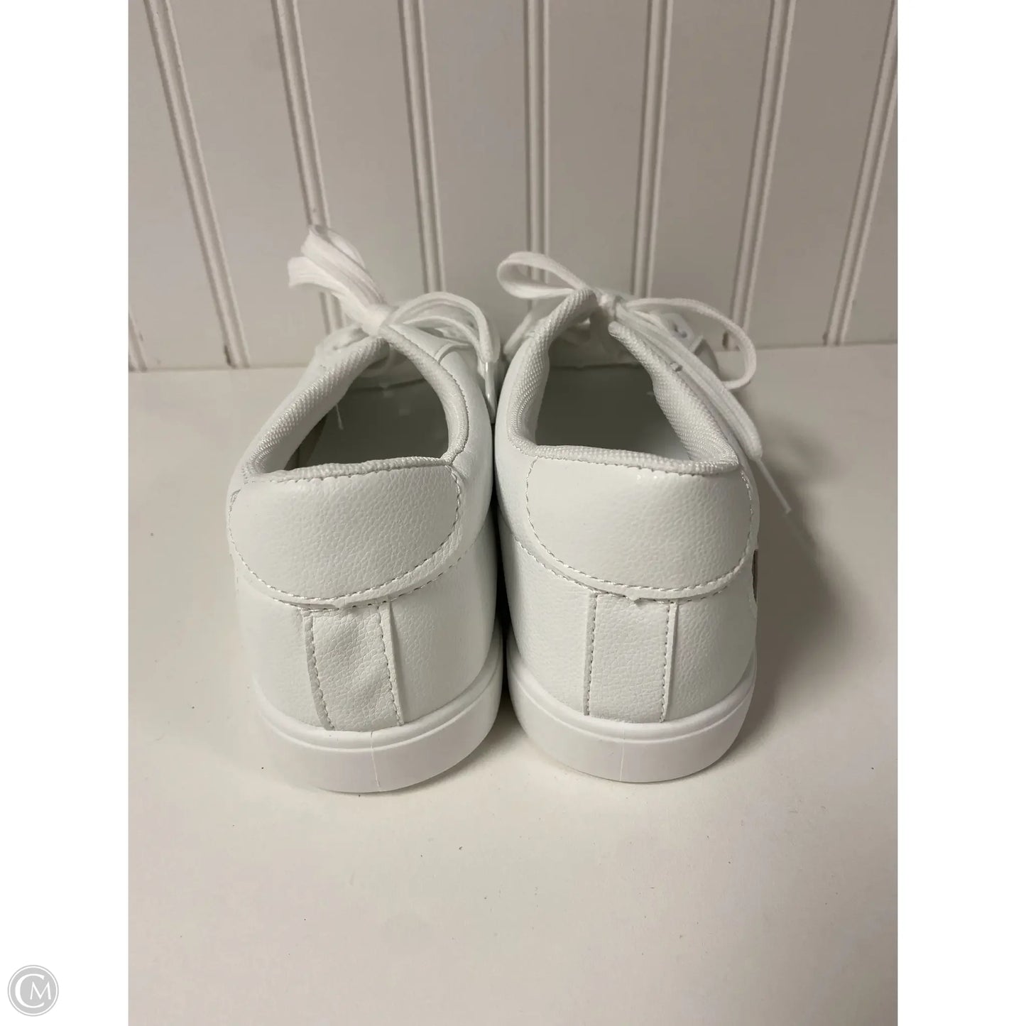 Shoes Sneakers By Clothes Mentor In White, Size: 9