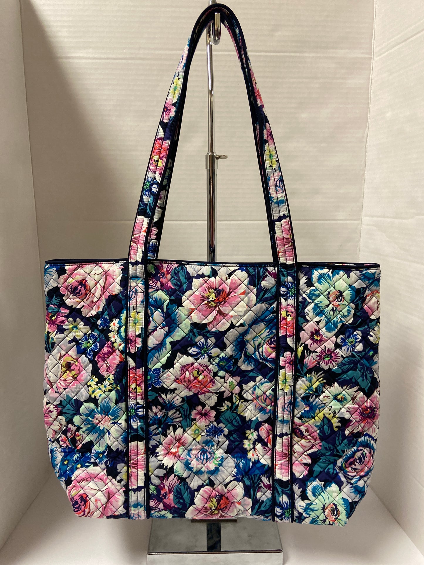 Tote By Vera Bradley  Size: Large