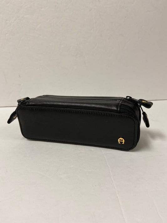 Accessory Tag By Etienne Aigner