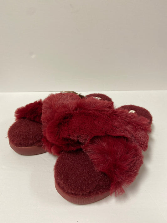 Slippers By Clothes Mentor  Size: 9.5