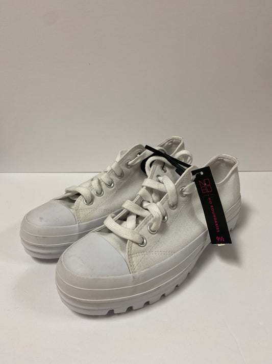 Shoes Athletic By No Boundaries  Size: 9.5