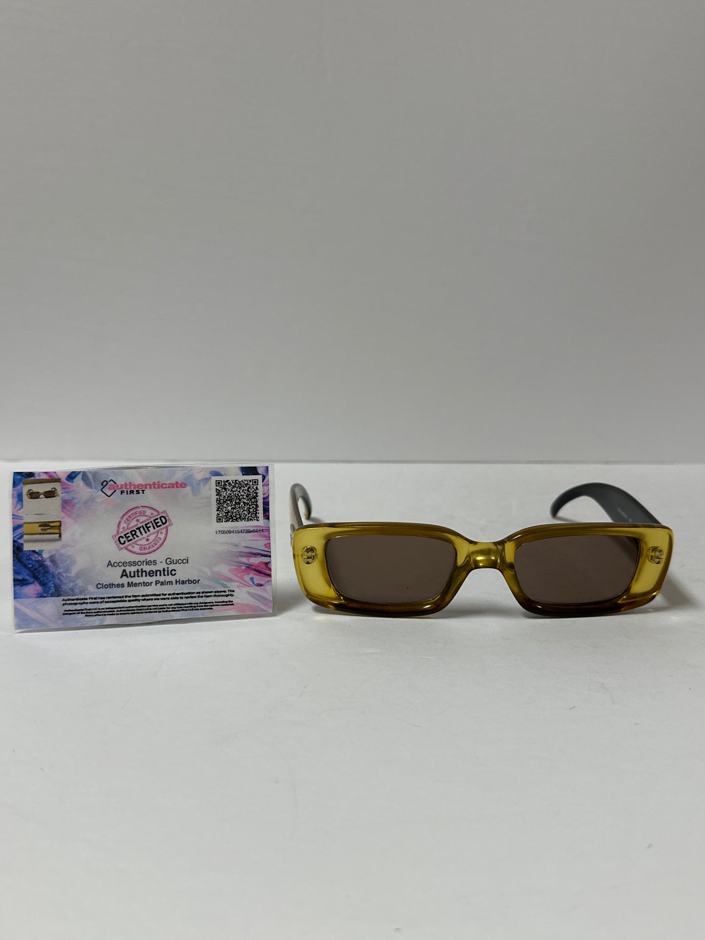Sunglasses Luxury Designer By Gucci  Size: 01 Piece