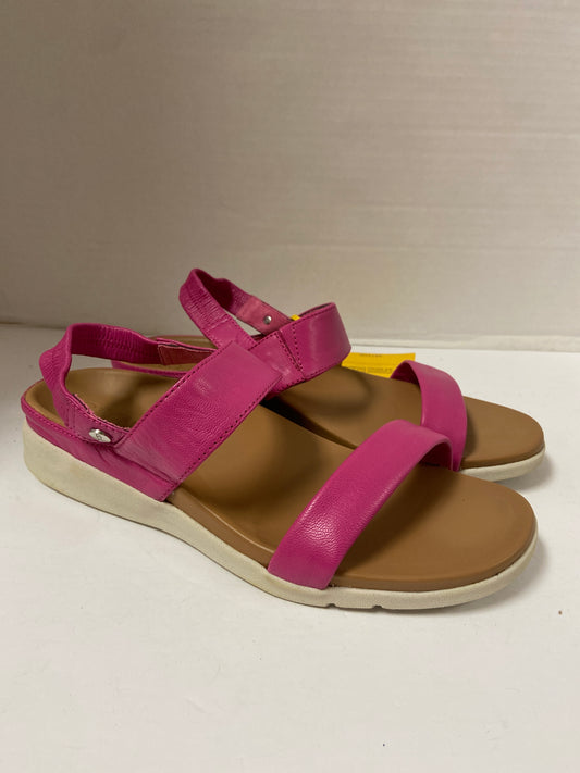 Sandals Flats By Cmc  Size: 9